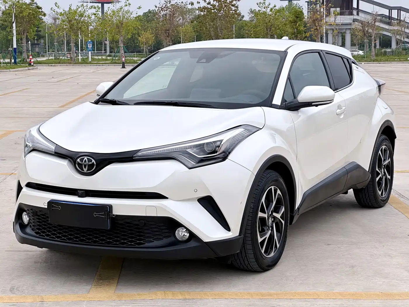 Toyota C-HR 2018 2.0L Luxury Edition China V