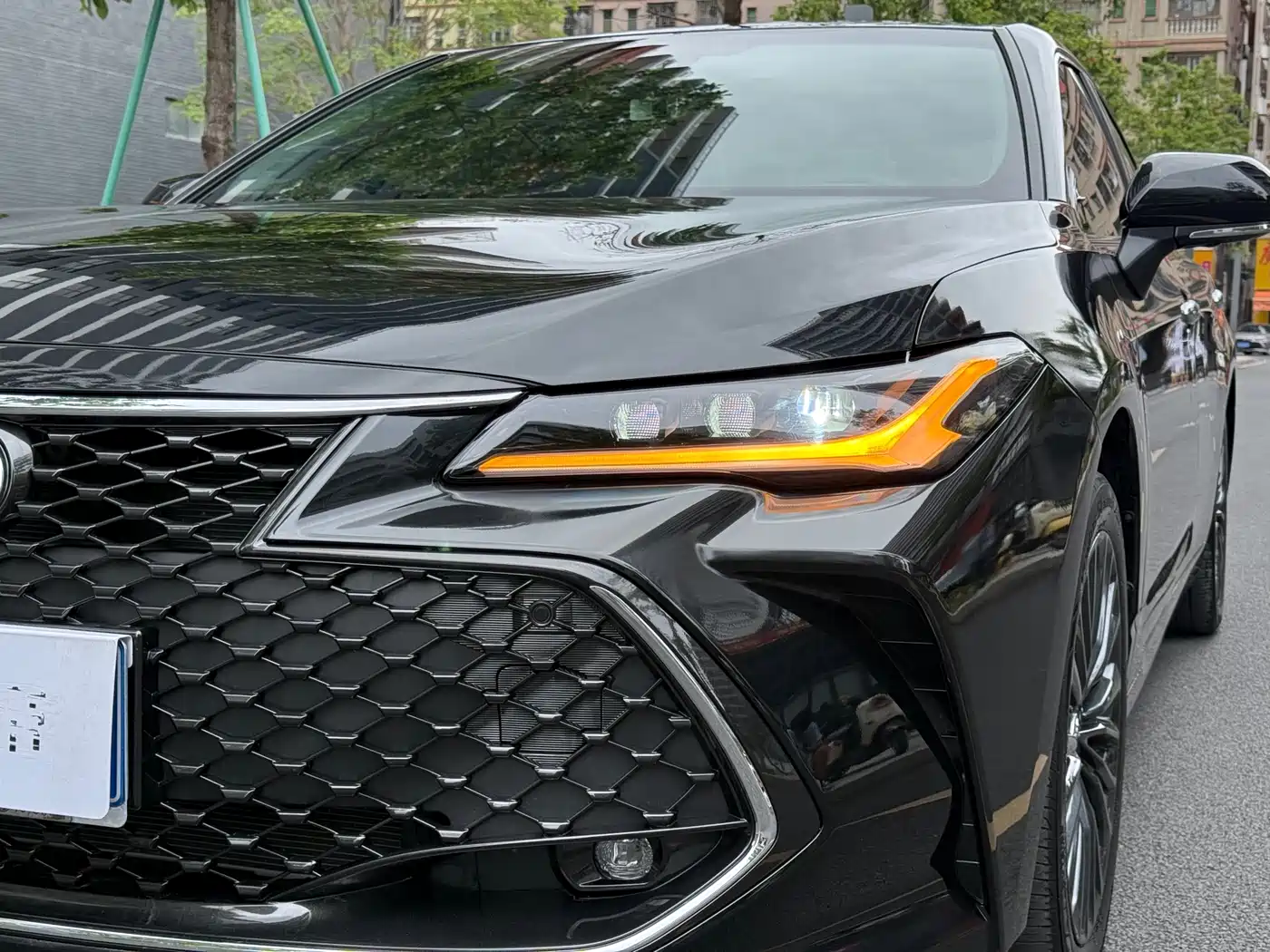 Toyota Avalon 2023 2.5L Touring Premium Edition фото 2