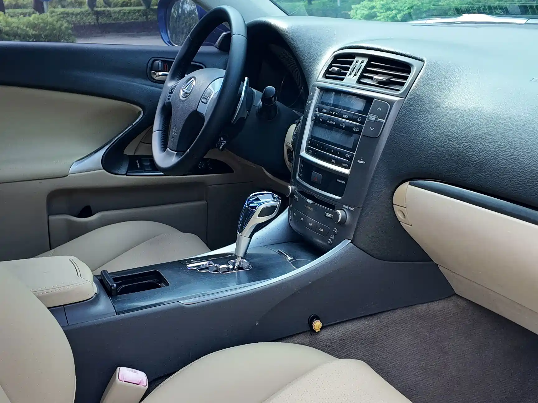 Фото 32 - Lexus IS