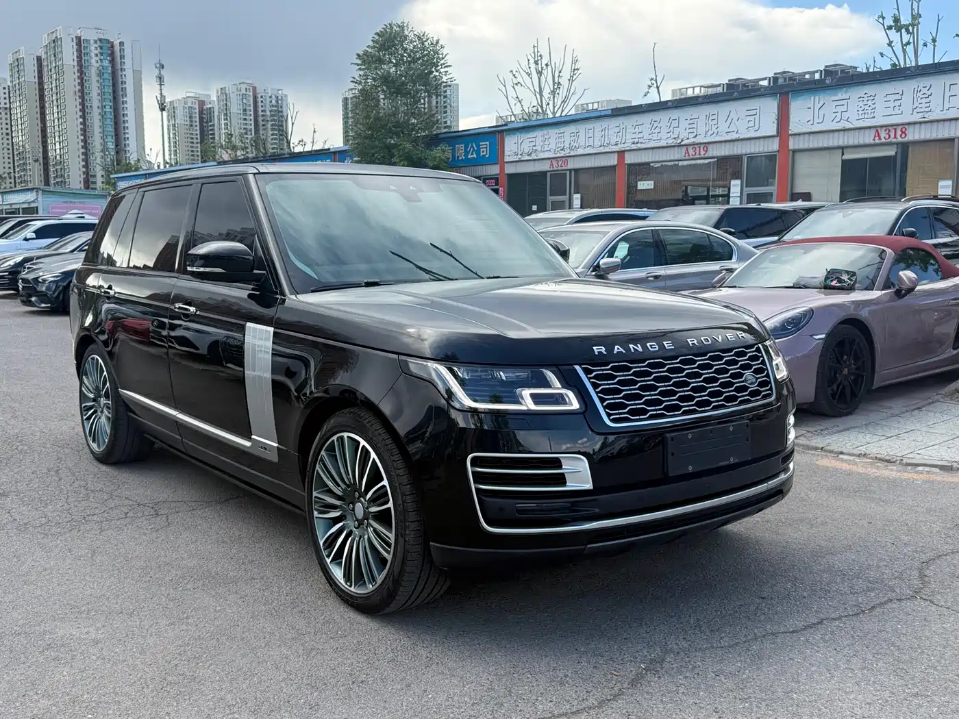 Land Rover Range Rover 2019 3.0 SC V6 Heritage Extended Edition фото 3