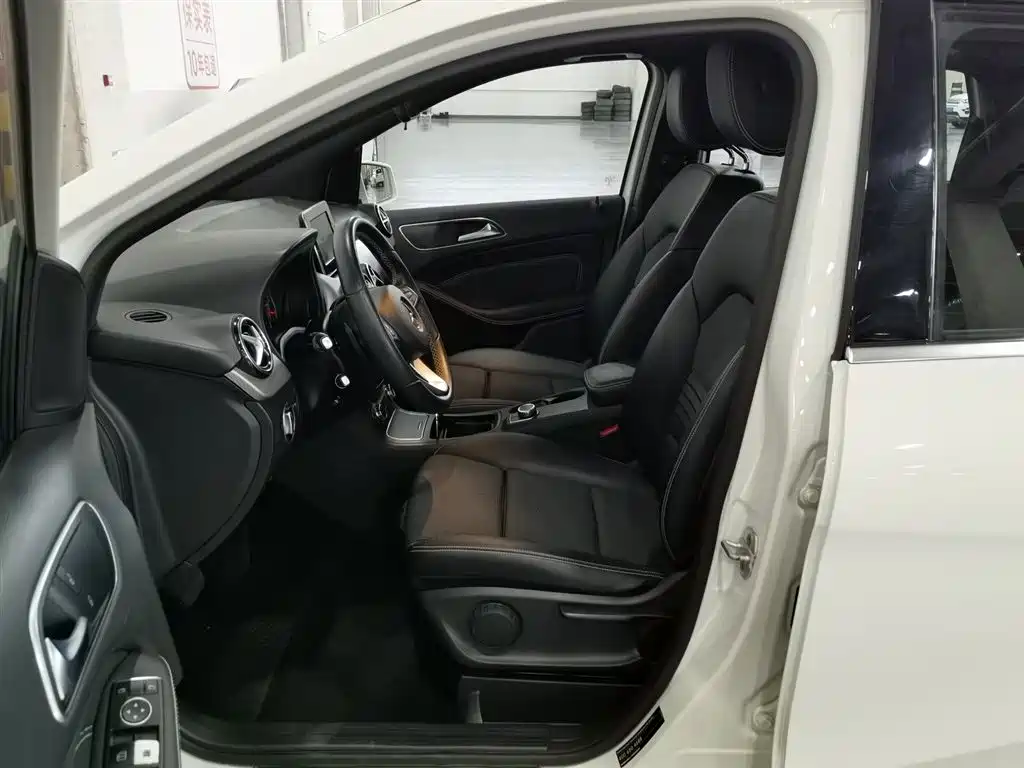 Mercedes-Benz B-Class 2015 B 200 Dynamic фото 10