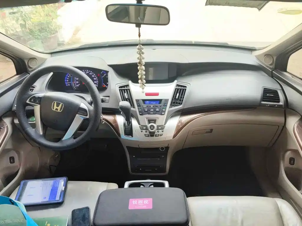 Фото 12 - Honda Odyssey