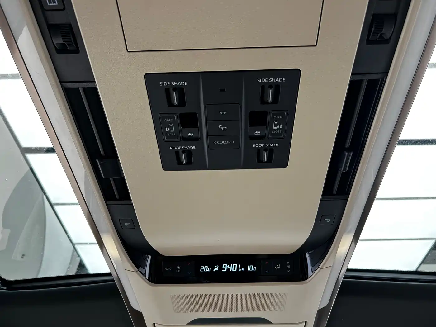 Toyota Vellfire 2024 Crown Hybrid 2.5L Executive Premium Edition фото 22