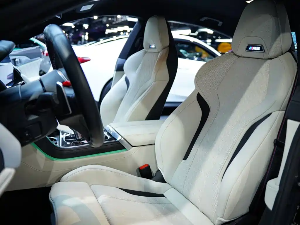 Фото 24 - BMW M8