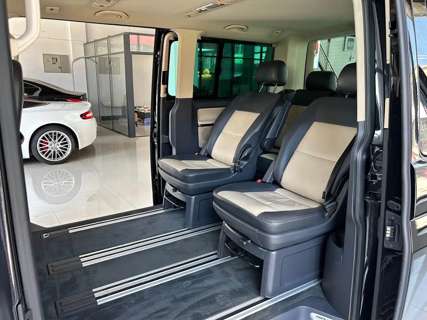 Volkswagen Multivan 2015 2012 2.0TSI 4WD Premium