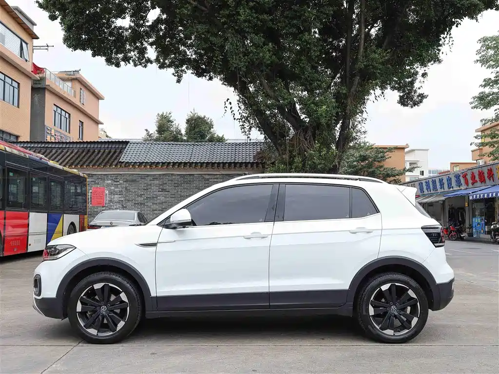 Volkswagen Tanying 2021 1.5L Automatic Smart Connect Edition фото 10