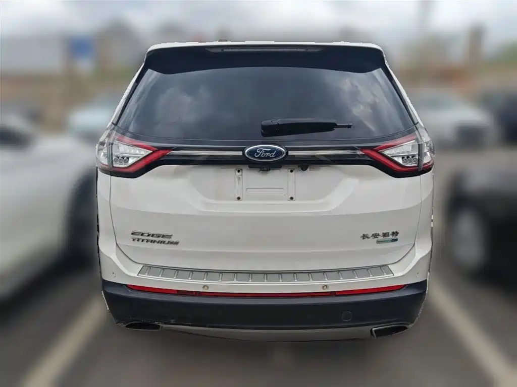 Фото 10 - Ford Edge
