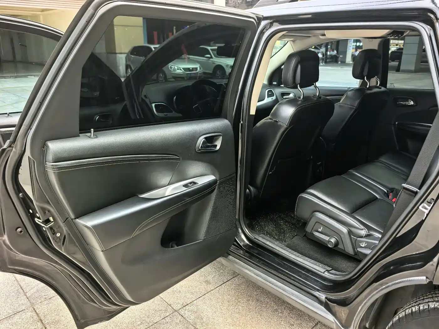 Dodge Journey 2013 2013 Model 2.4L 2WD Premium Edition