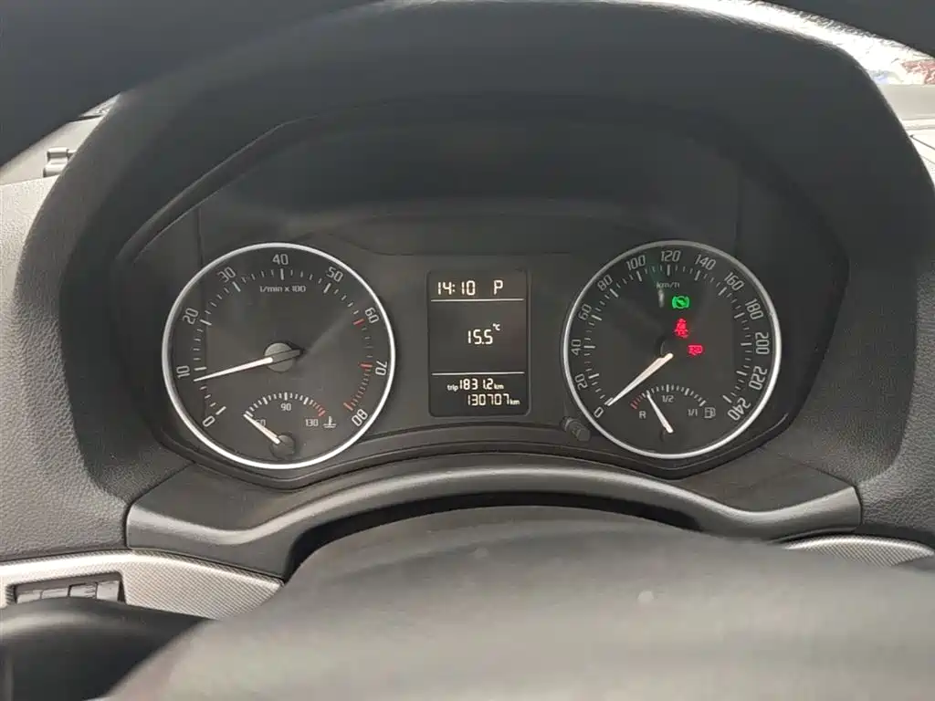 Škoda Octavia 2014 2.0L Auto Yijie Edition фото 12