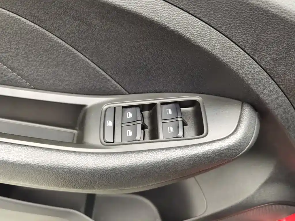 Roewe RX3 2018 2018 1.6L CVT Flagship