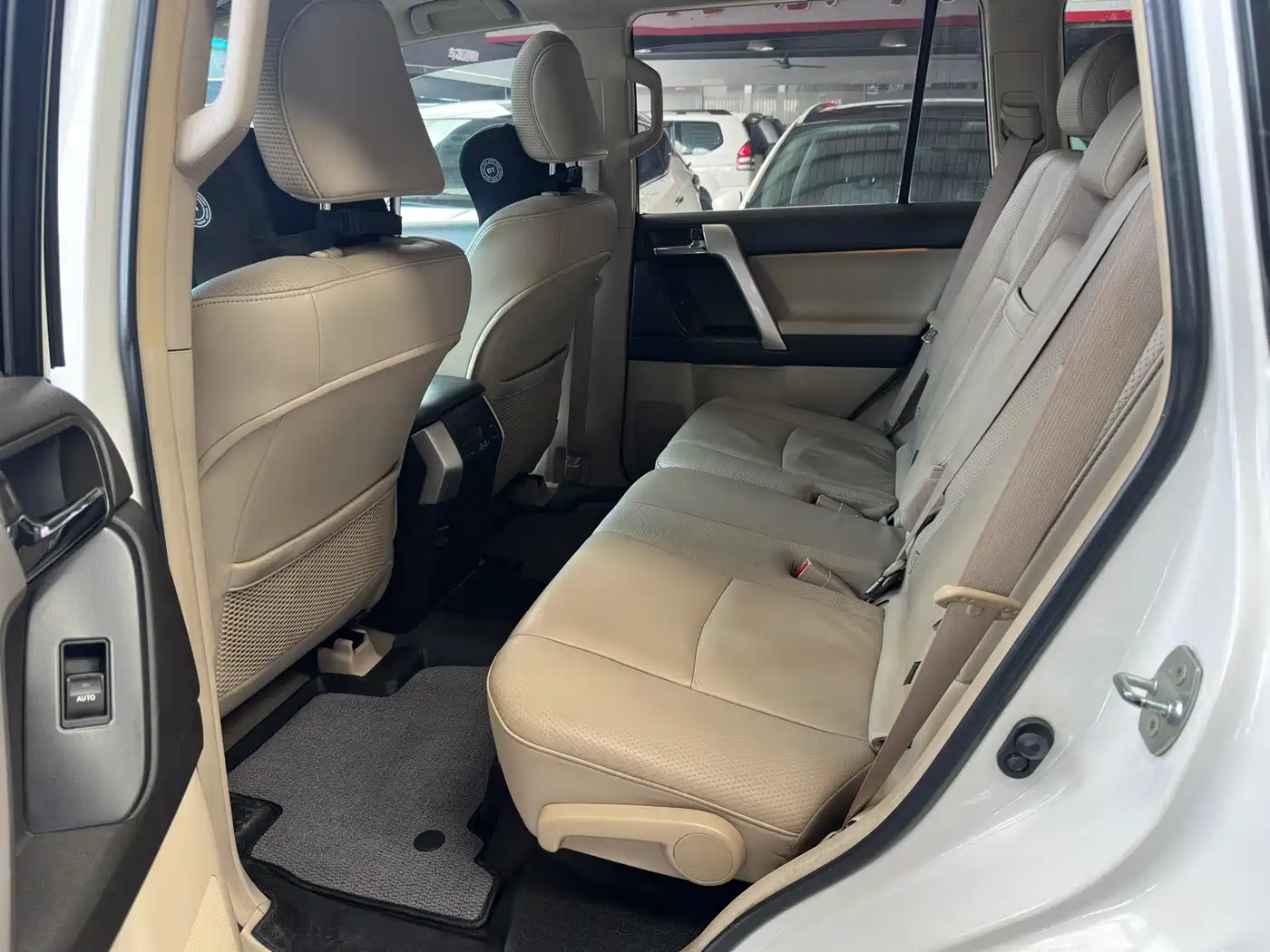 Toyota Prado 2010 4.0L Automatic TX-L NAVI фото 17