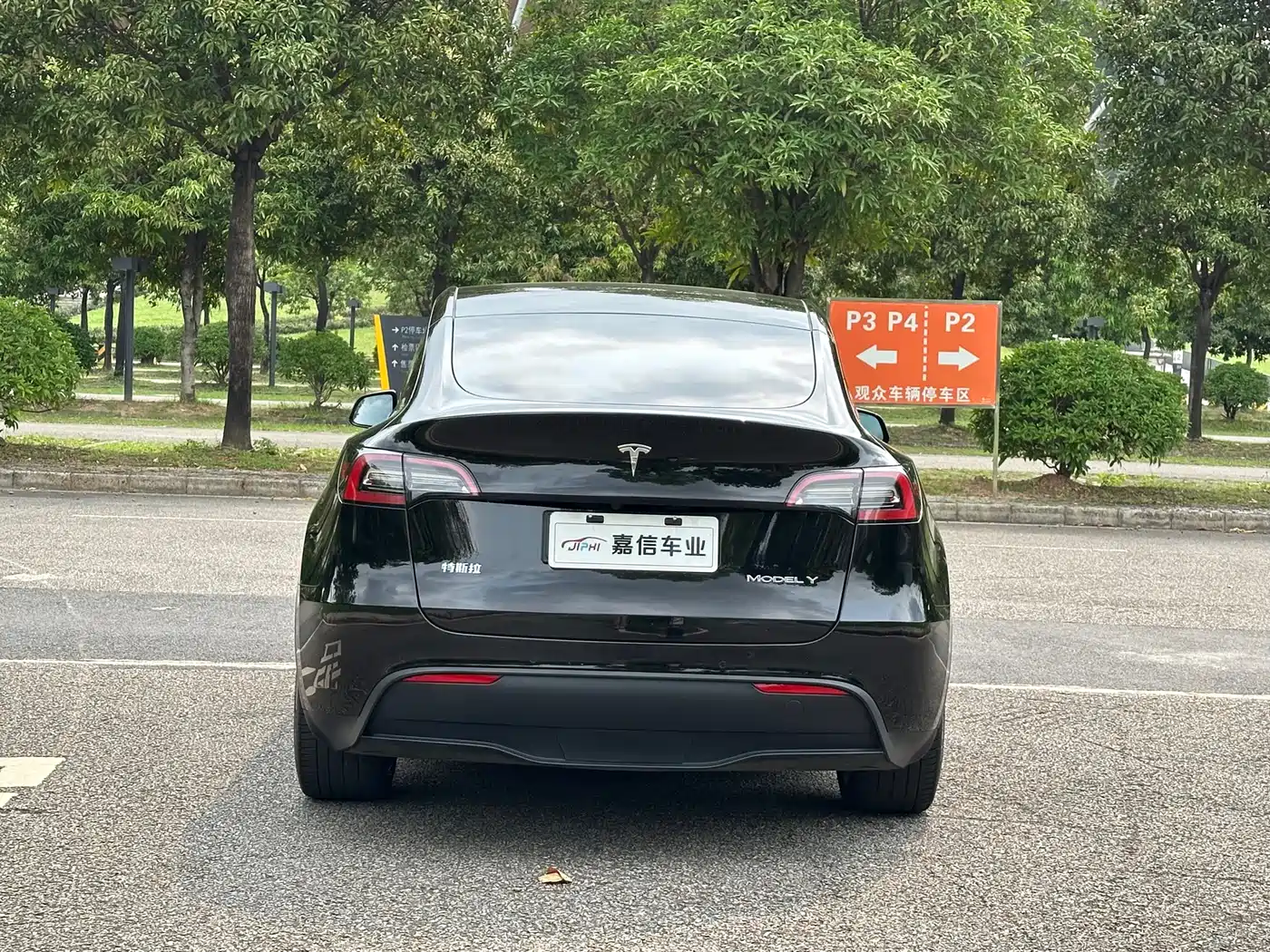 TESLA MODEL Y