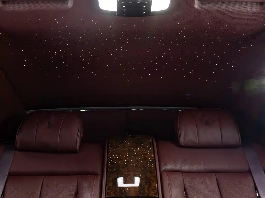 Rolls-Royce Phantom 2019 2018 6.7T Standard Wheelbase Version