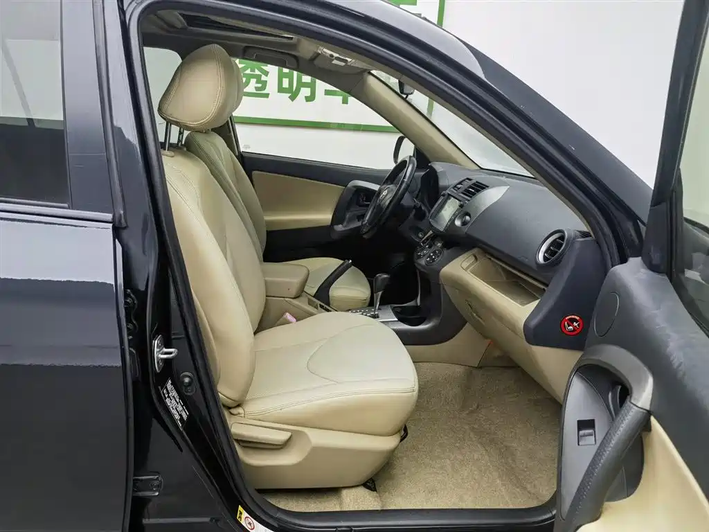 Toyota RAV4 Rongfang 2012 Styling Edition 2.0L Automatic 4WD фото 23