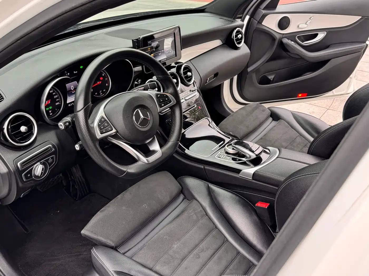 Mercedes-Benz C-Class 2017 Facelift C 200 Sport Edition фото 11