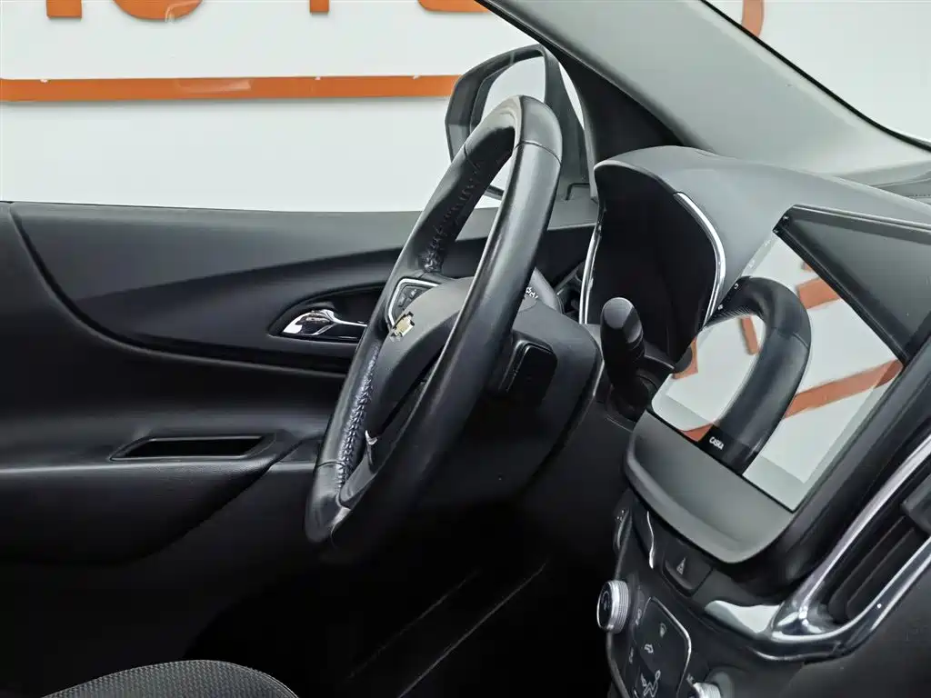 Chevrolet Equinox 2018 535T Automatic Galloping Edition фото 22
