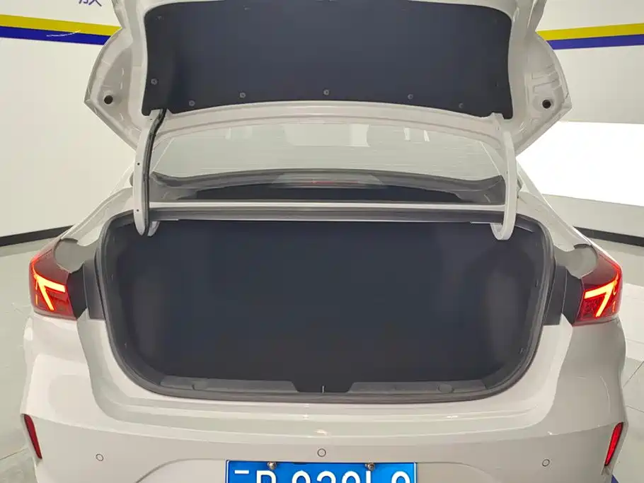 Photo 4 - Changan Eado