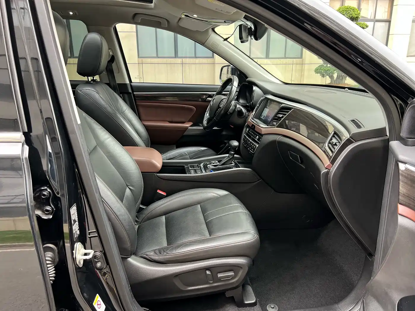 GAC Trumpchi Trumpchi GS8 2017 2017 320T 2WD Luxury Smart Connect (7-seater)