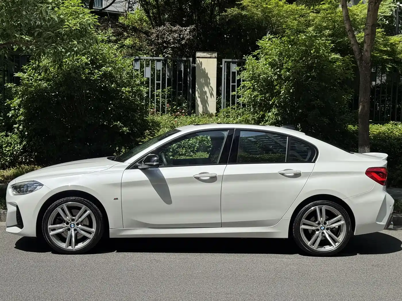 BMW 1 Series 2019 120i M Sport Package фото 3