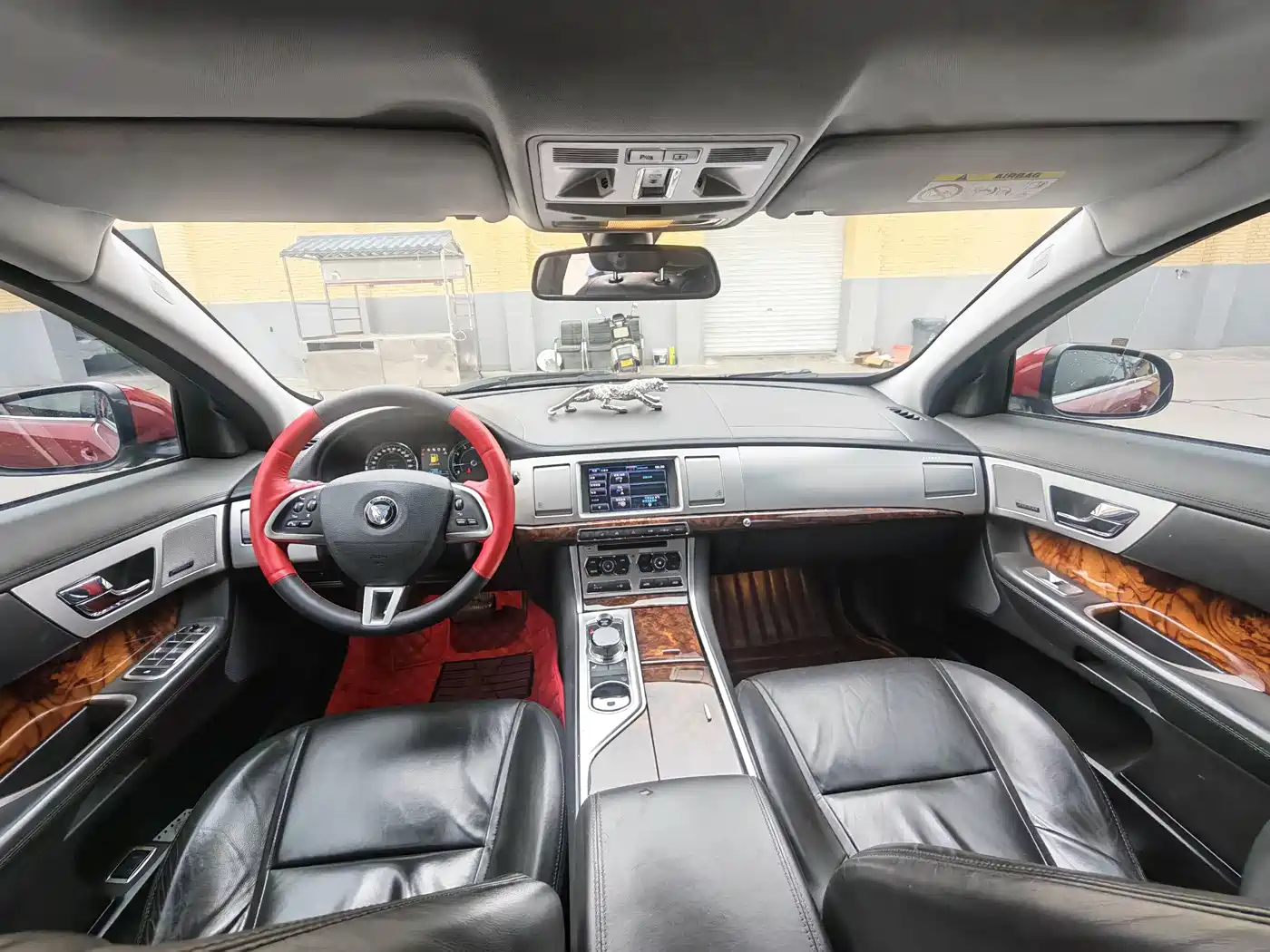 Jaguar XF 2015 2015 XF 2.0T Luxury Edition