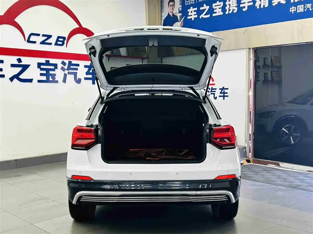 AUDI Q2L E-TRON