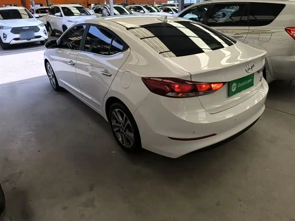 Hyundai Elantra 2016 Model 1.6L Automatic Smart Elite фото 5