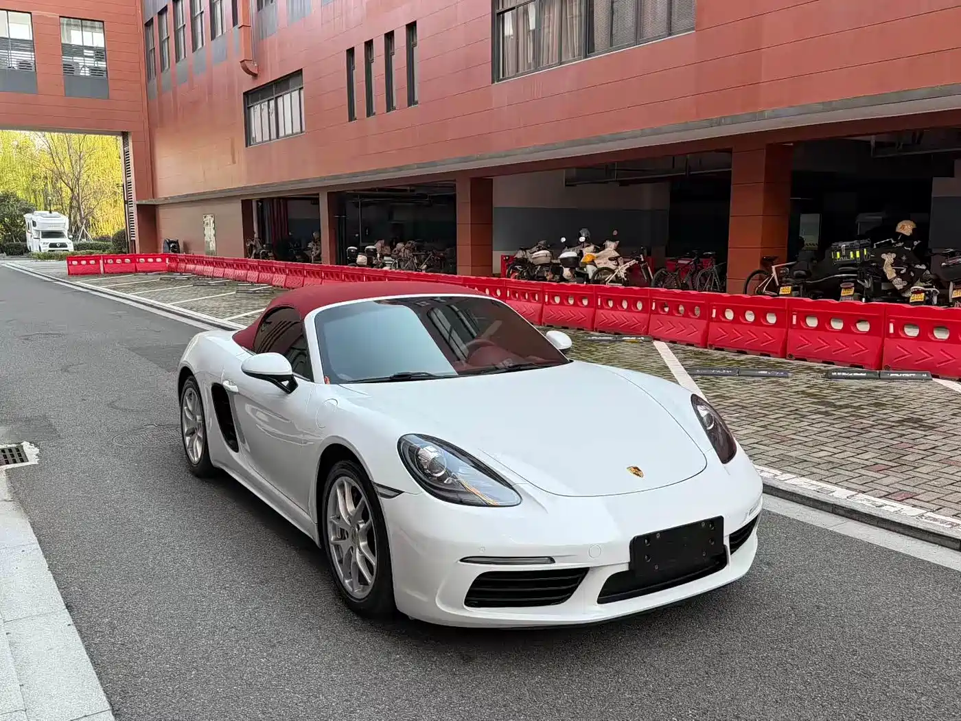 Porsche 718 2018 Boxster 2.0T фото 12