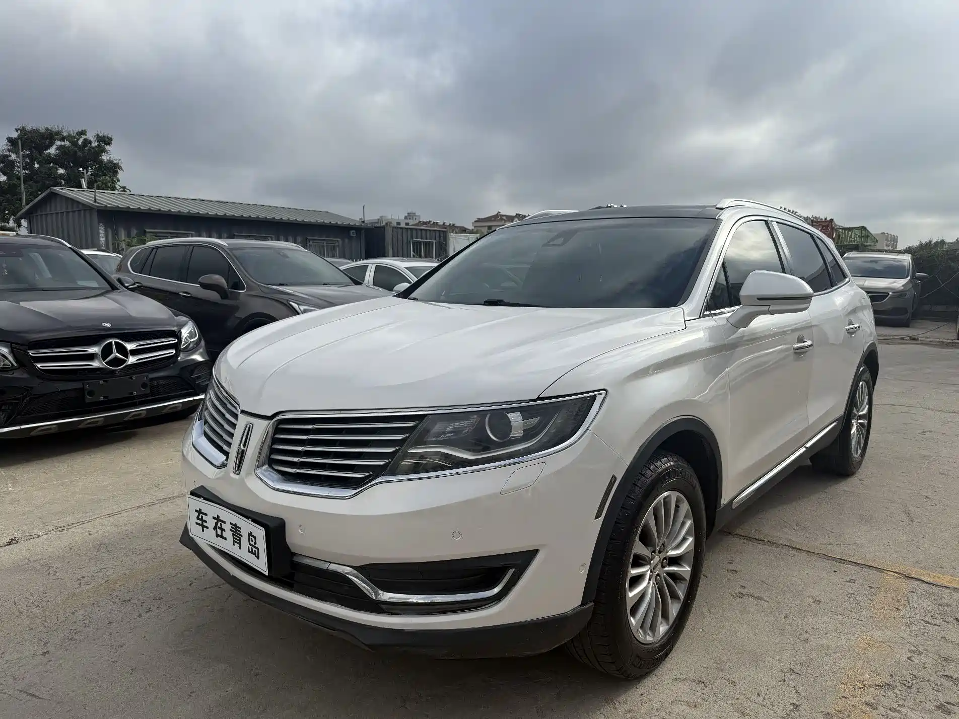 Photo 1 - Lincoln MKX