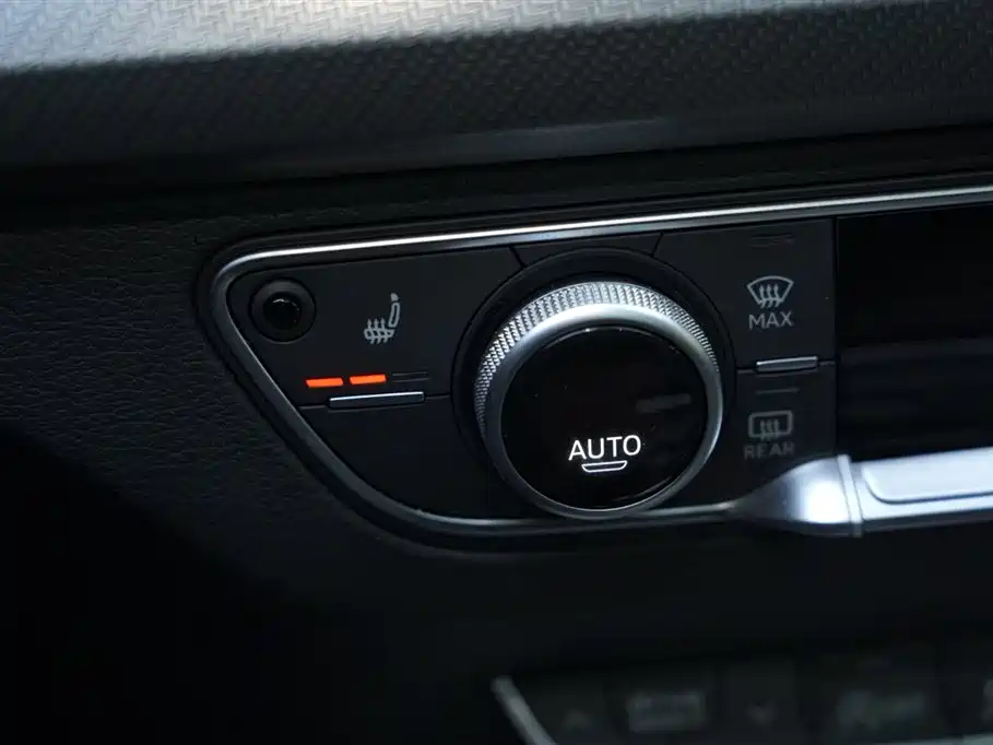 Audi Q5L Sportback 2022 40 TFSI RS Kit Speed Edition фото 10