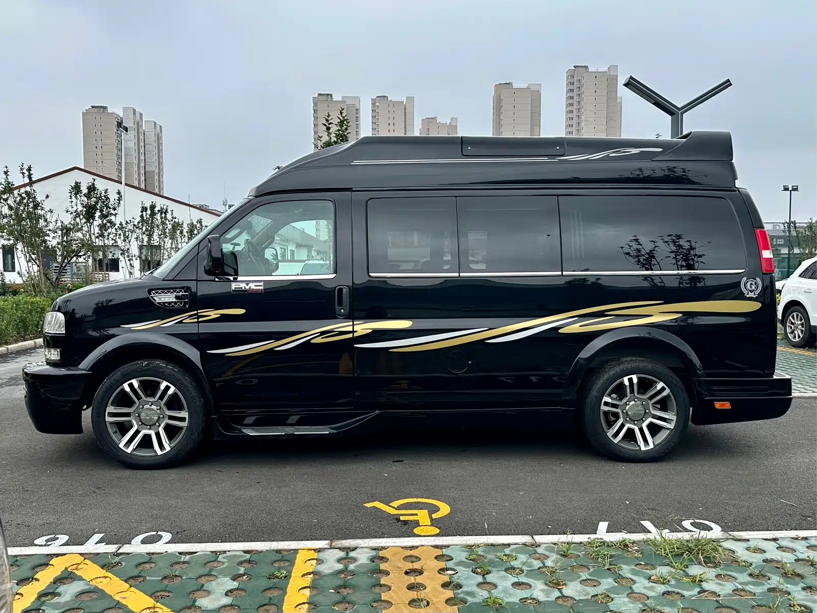 Фото 3 - GMC Savana