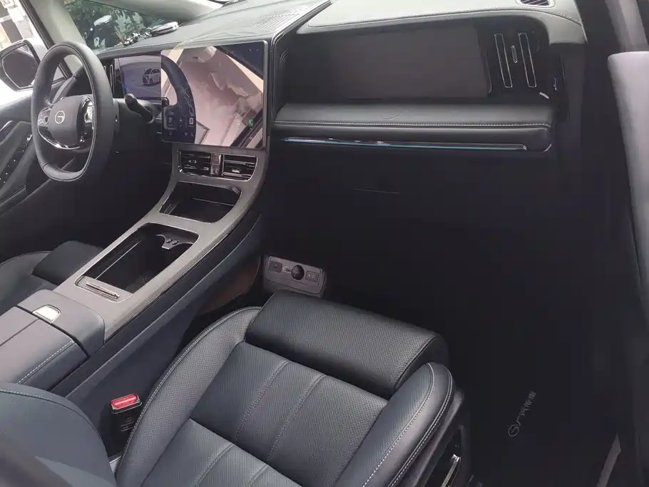 GAC Trumpchi Trumpchi Xiangwang M8 2025 2025 Qiankun Series Max Luxury Cabin