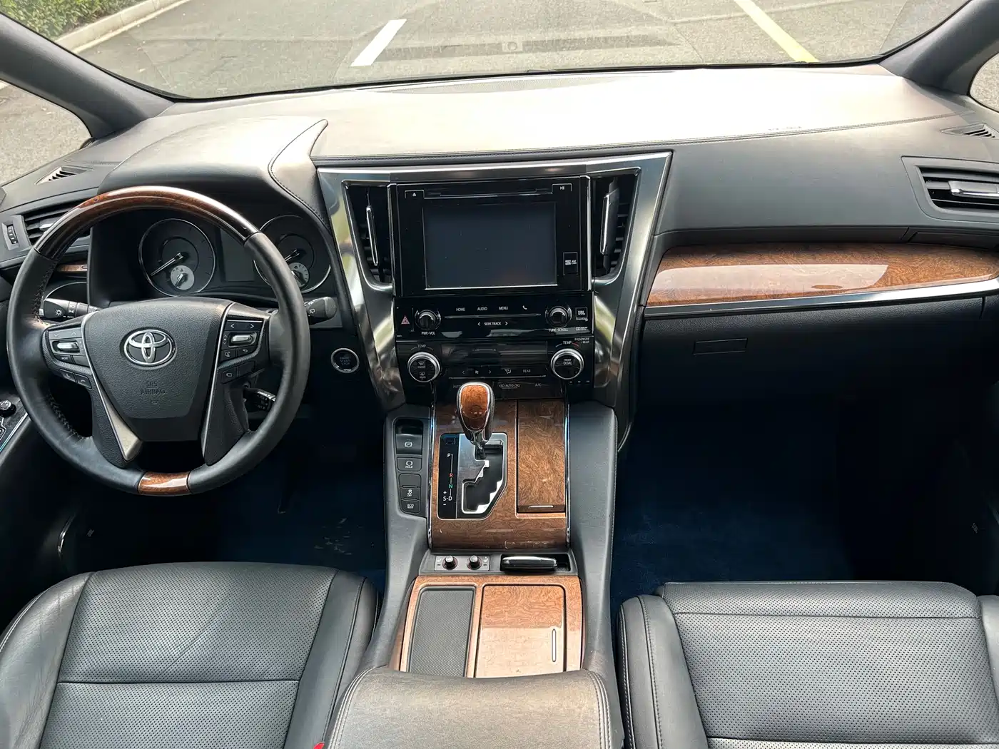 Toyota Alphard 2018 3.5L Premium фото 12