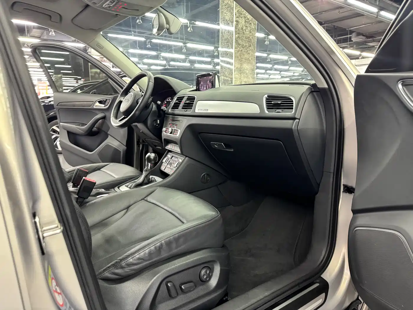 Audi Q3 (Import) 2012 35 TFSI quattro Comfort фото 9