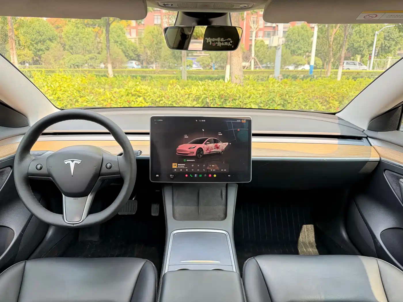 Фото 13 - Tesla Model 3