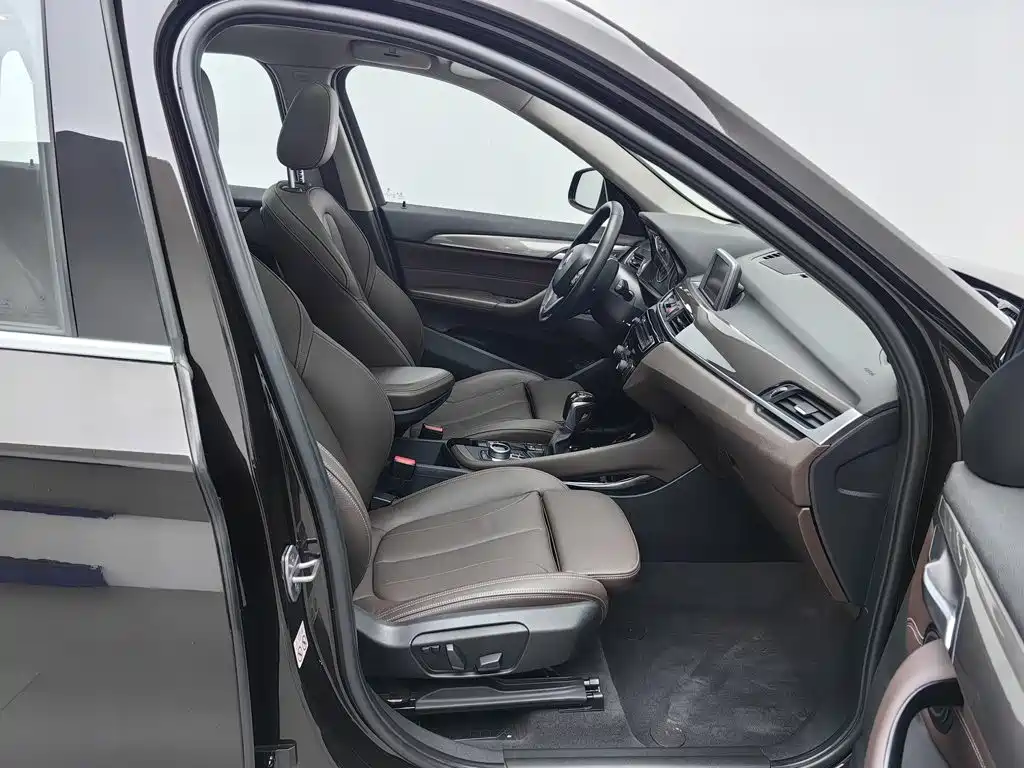 Фото 23 - BMW X1