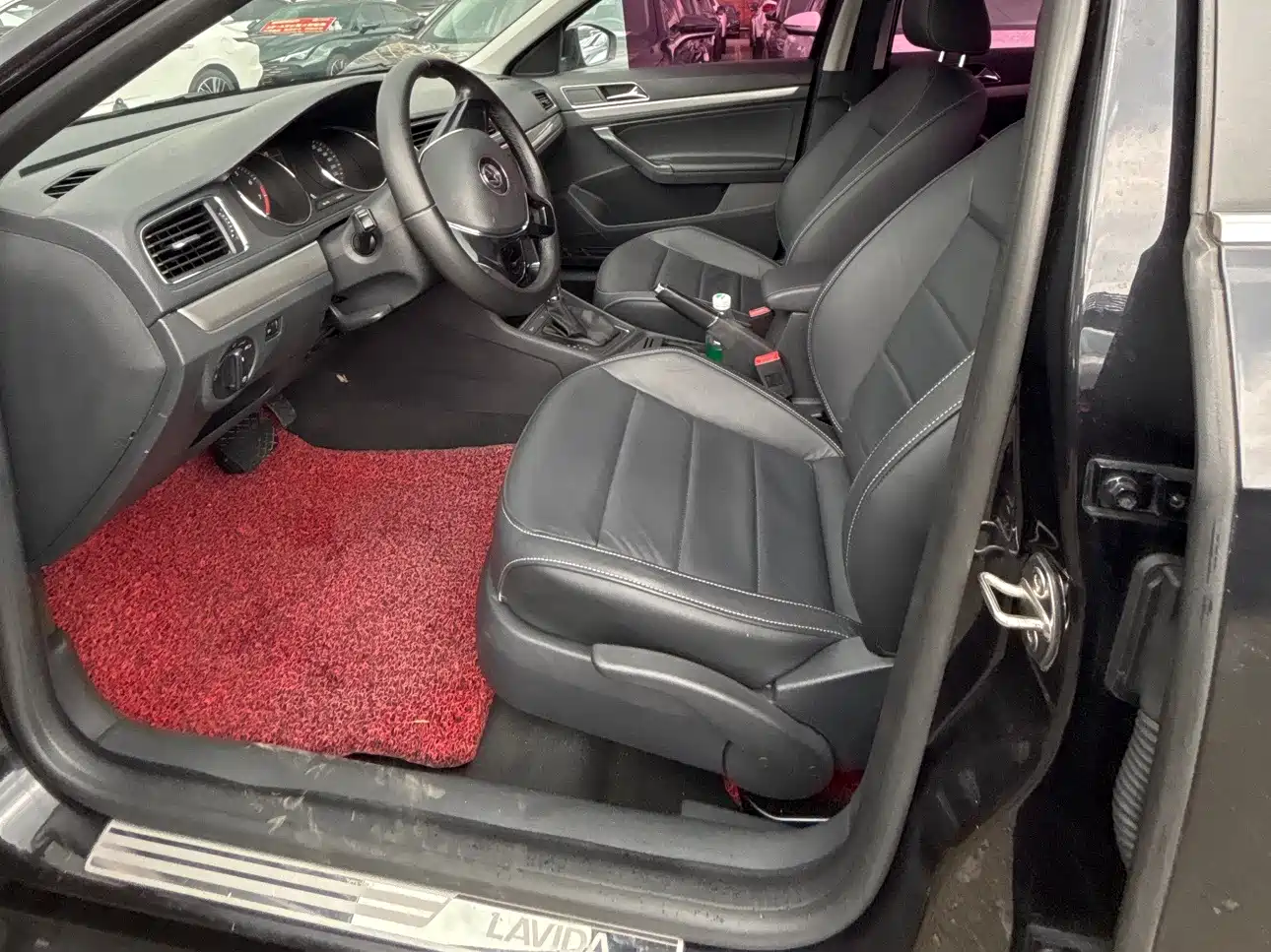 Volkswagen Lavida 2015 1.6L Automatic Trend Edition фото 9