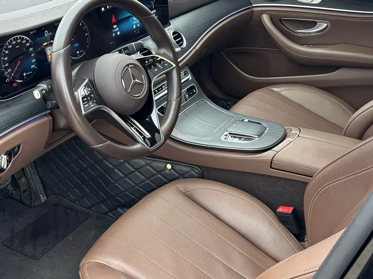 Mercedes-Benz E-Class New Energy 2022 E 350 e L Plug-in Hybrid Sedan фото 8