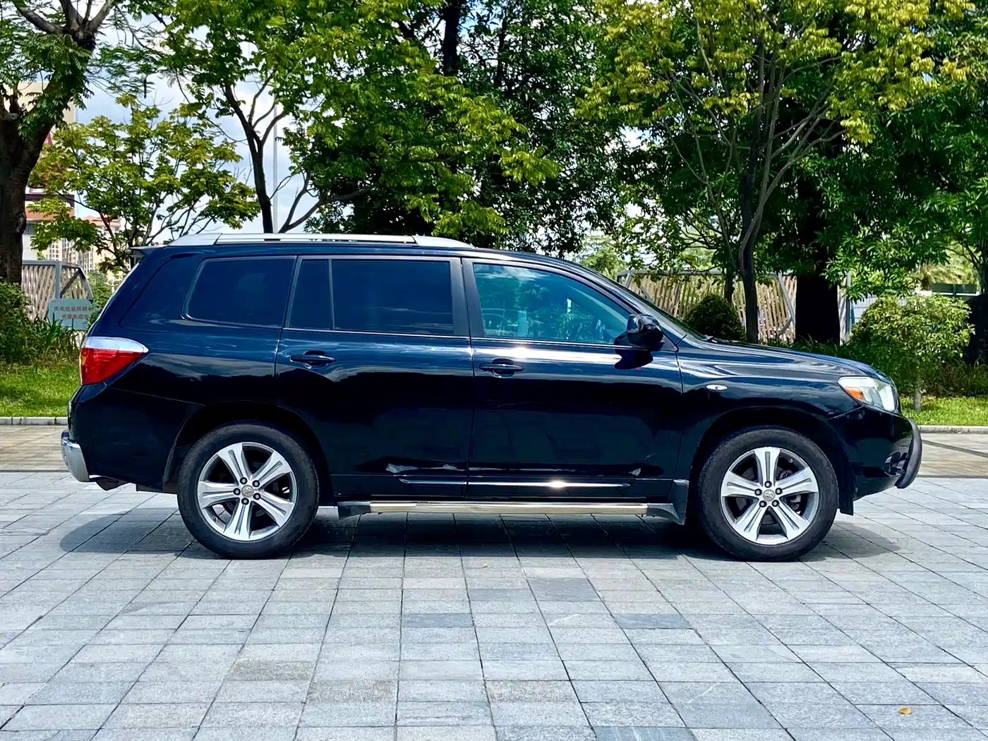 Toyota Highlander 2010 2009 2.7L 2WD 7-seater Luxury Edition