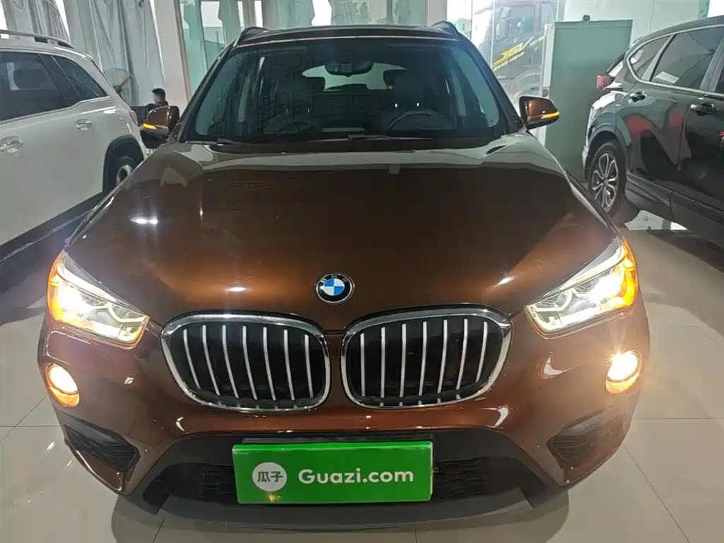 BMW X1 2016 sDrive18Li Premium Model фото 3
