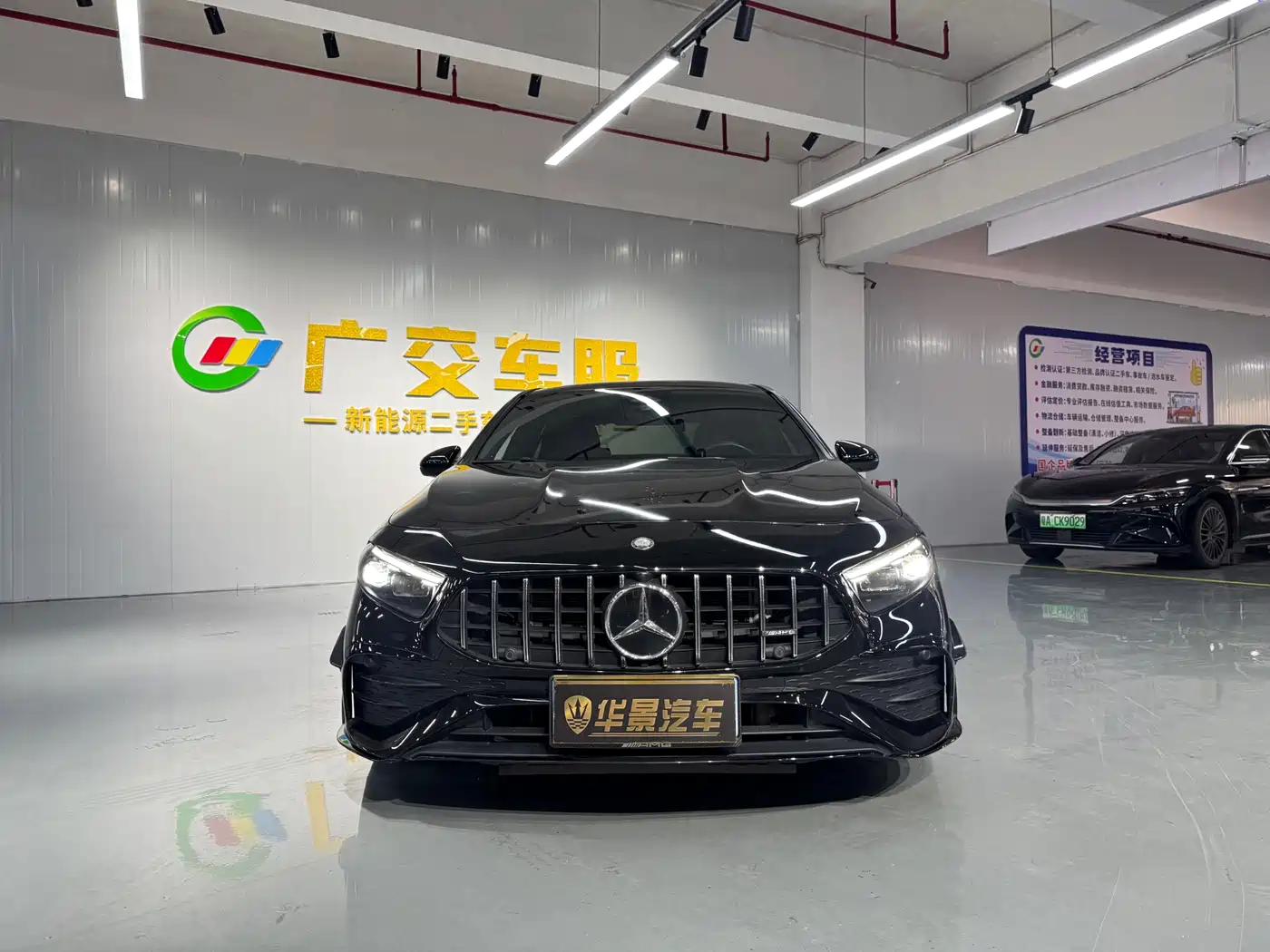 Mercedes-Benz A-Class AMG 2024 Facelift AMG A 35 L 4MATIC фото 2