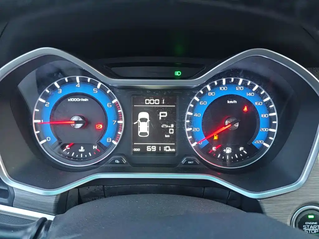 Фото 12 - Geely Vision X3