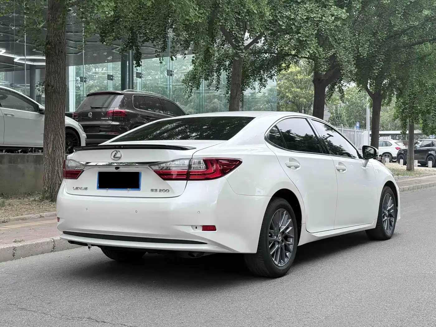 Lexus ES 2017 200 30th Anniversary Edition фото 18