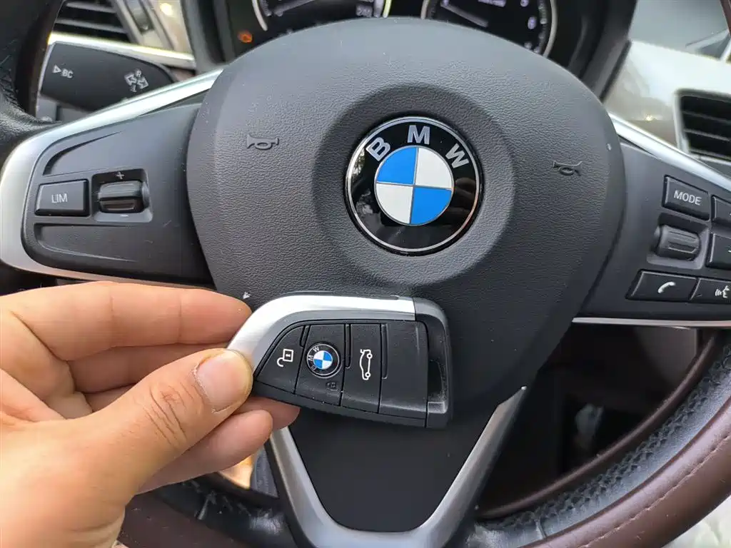 BMW X1 2019 sDrive18Li Premium Model фото 12