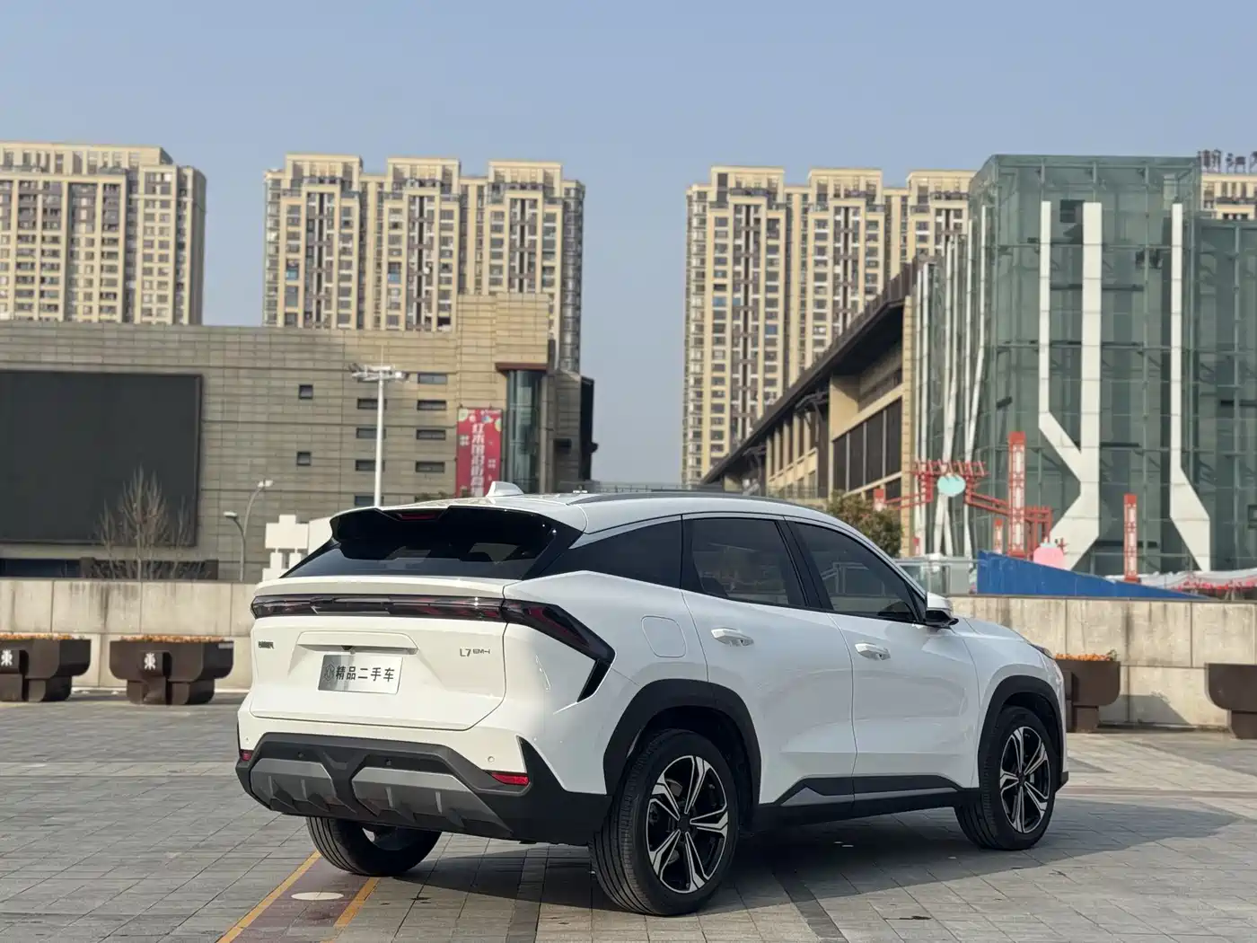 Geely Galaxy Galaxy L7 2025 EM-i 115km Explorer+ Edition фото 9