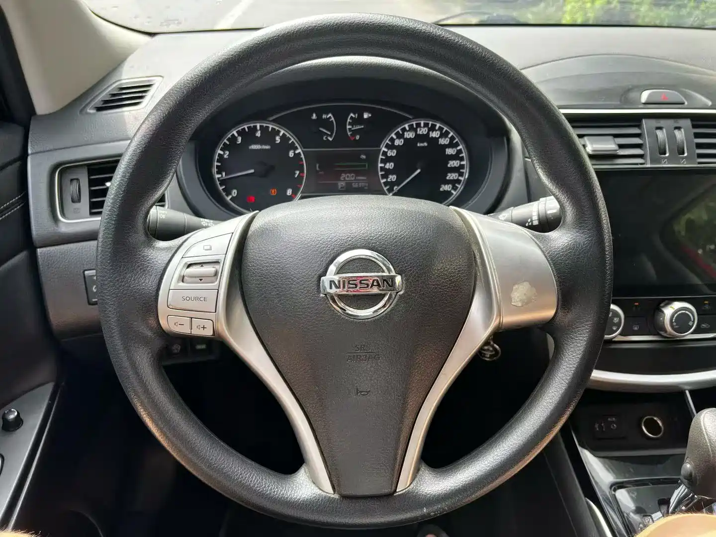 صورة 7 - Nissan Tiida