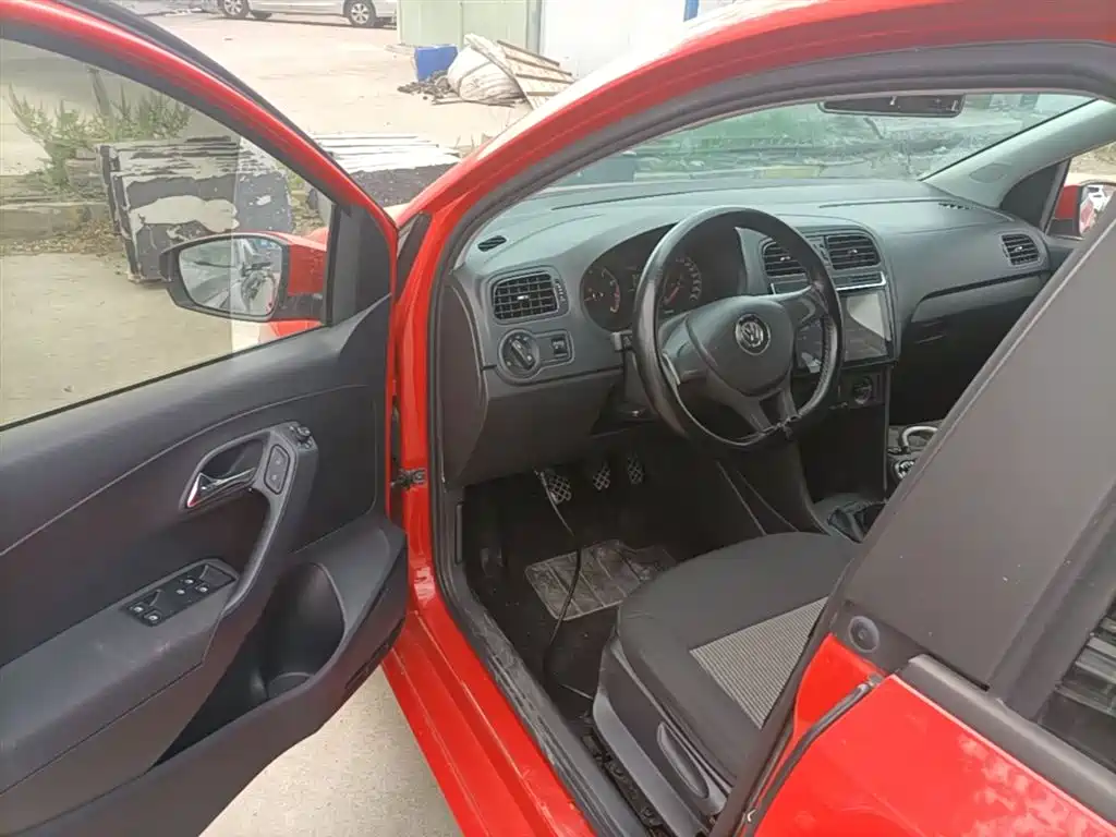 Volkswagen Polo 2016 1.4L Manual Trend фото 16