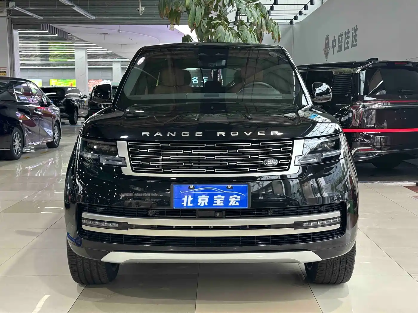 Land Rover Range Rover 2025 2025 3.0 L6 400PS Flourishing Era Extended Wheelbase