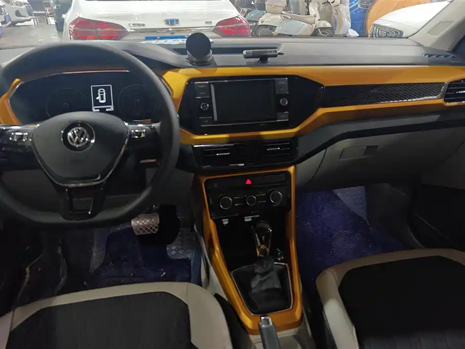 Volkswagen T-Cross 2019 1.5L Automatic Comfort Edition фото 12