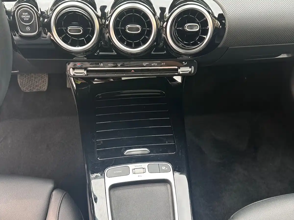 Mercedes-Benz A-Class 2023 A 180 L фото 15