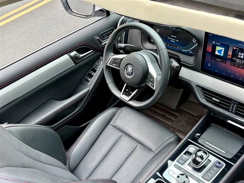 BYD Tang New Energy 2018 DM 2.0T Full-time 4WD Smart Connect Creation Edition 5-seater China V фото 11